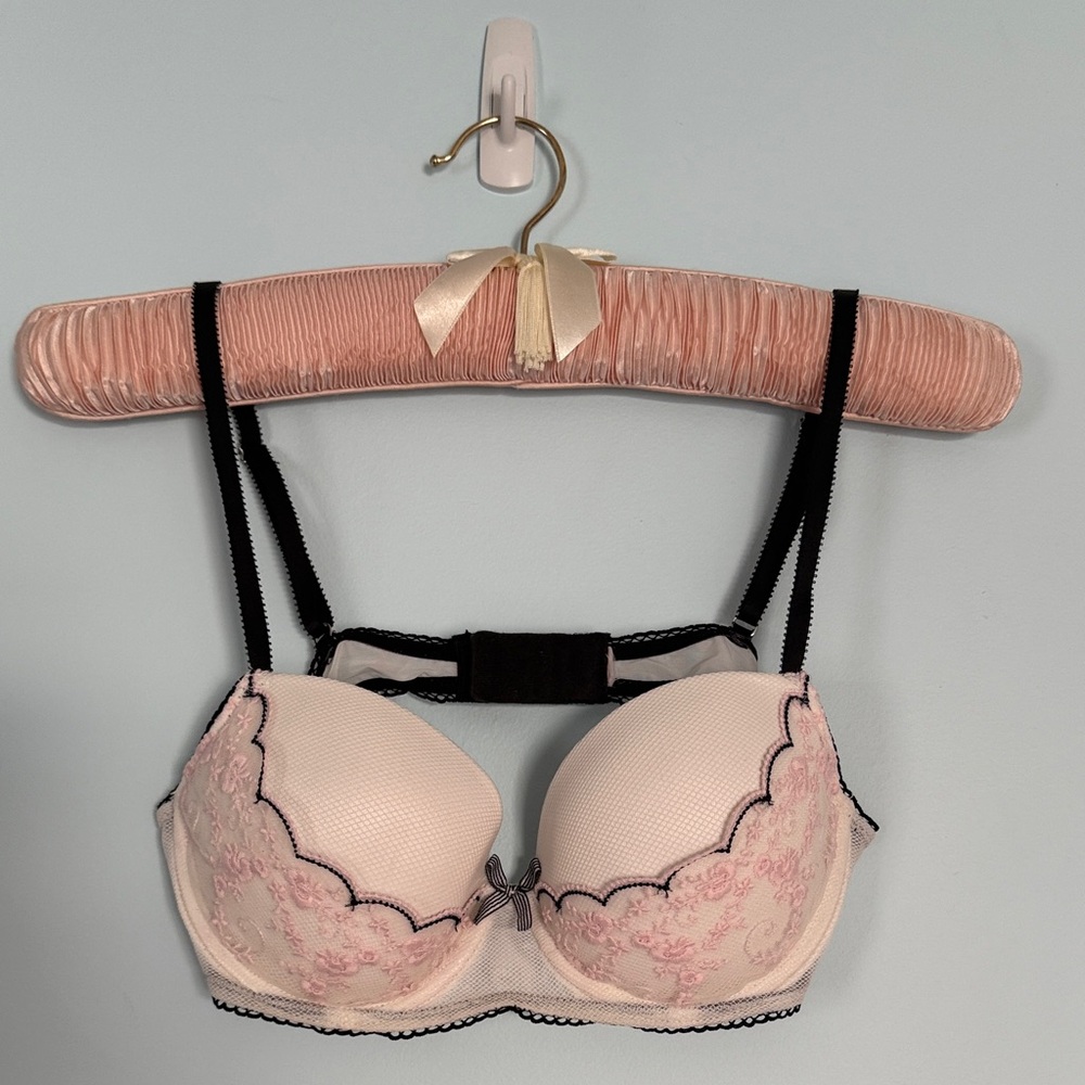 Victoria’s Secret Dream Angels Demi Bra in White with Pink Embroidery